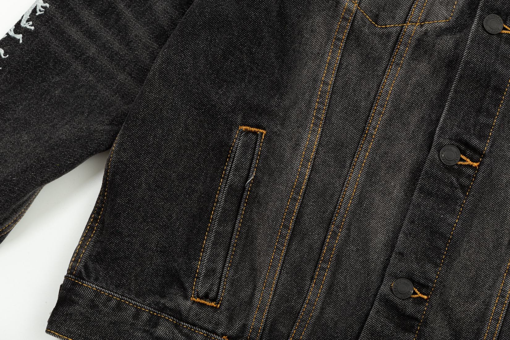 【BALENCIAGA  公式旗艦店】バレンシアガ  ジャケット着 ご好評に付き再入荷！241022