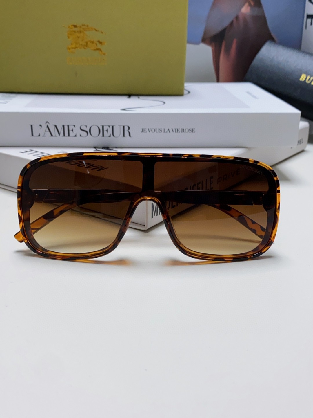 BURBERRY(バーバリー) サングラス  241014