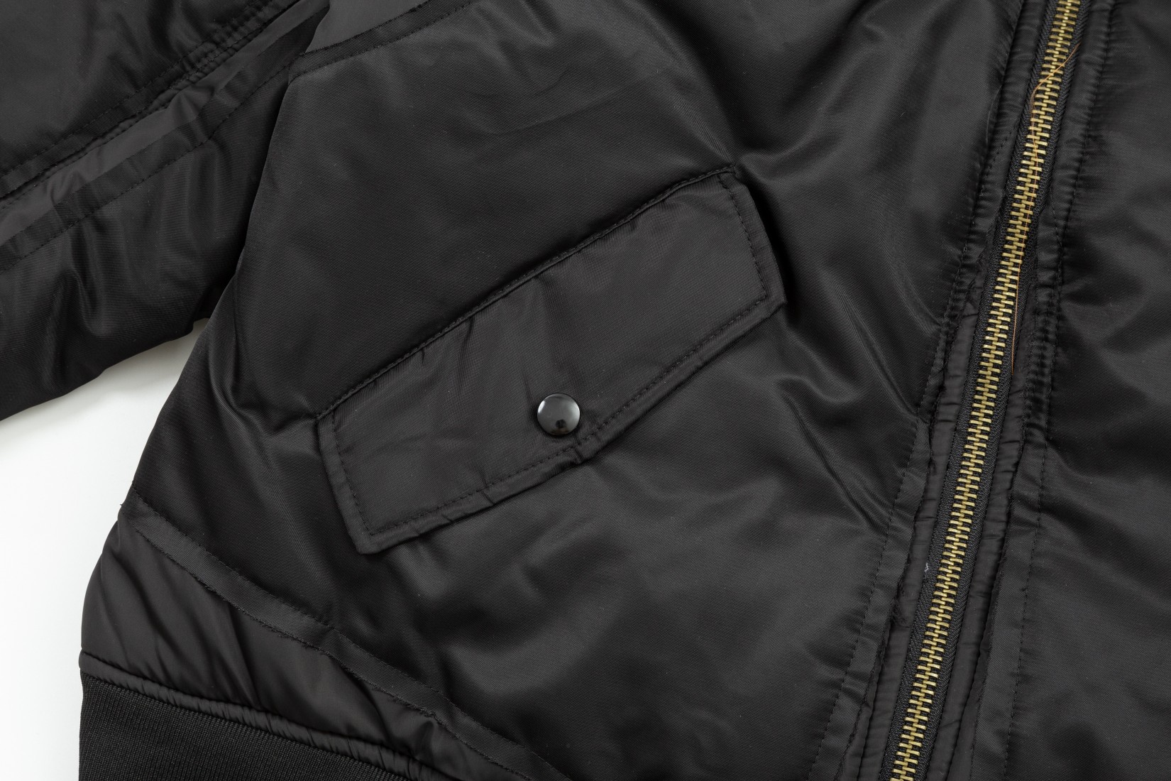 【BALENCIAGA  公式旗艦店】バレンシアガ  ジャケット着 ご好評に付き再入荷！241022