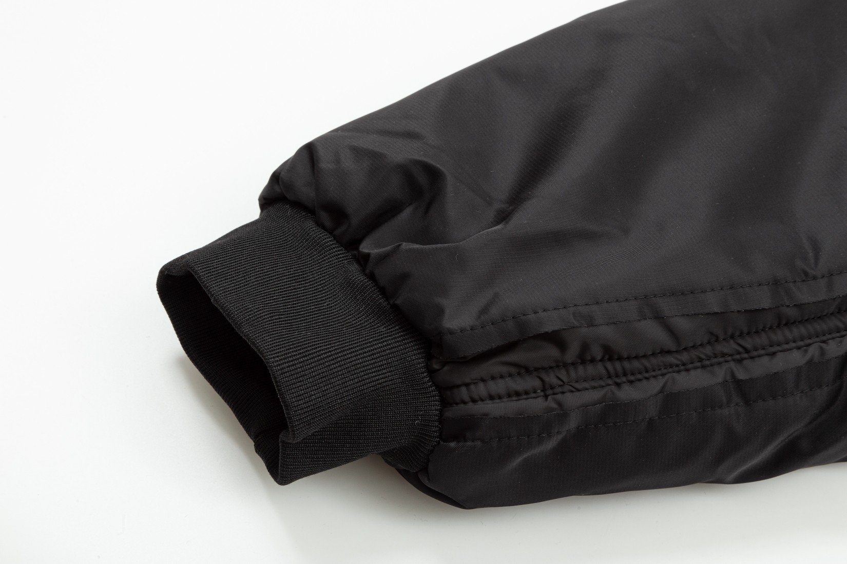 【BALENCIAGA  公式旗艦店】バレンシアガ  ジャケット着 ご好評に付き再入荷！241022