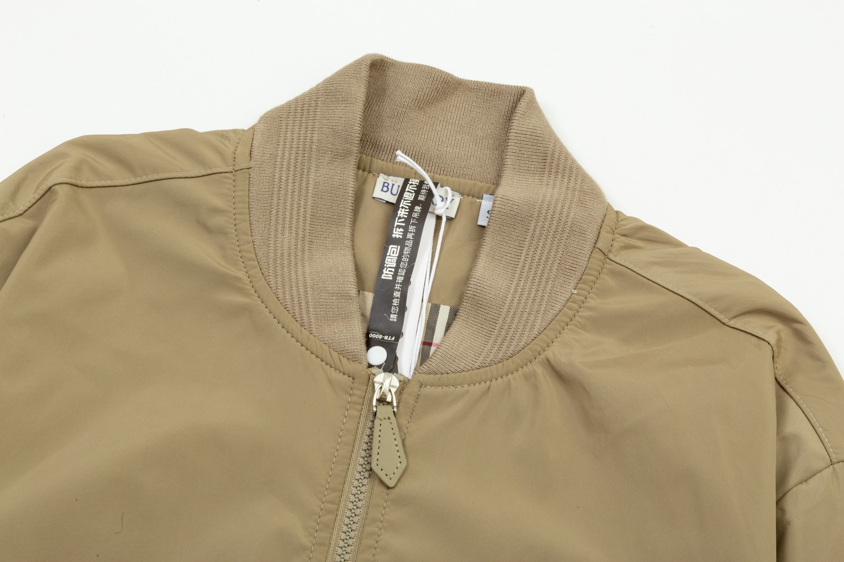 【BURBERRY  公式旗艦店】バーバリー  ジャケット着 ご好評に付き再入荷！241022