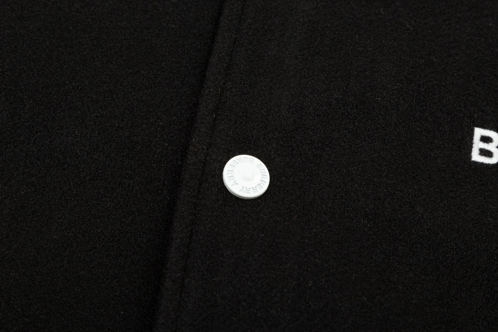 【BURBERRY  公式旗艦店】バーバリー  ジャケット着 ご好評に付き再入荷！241022