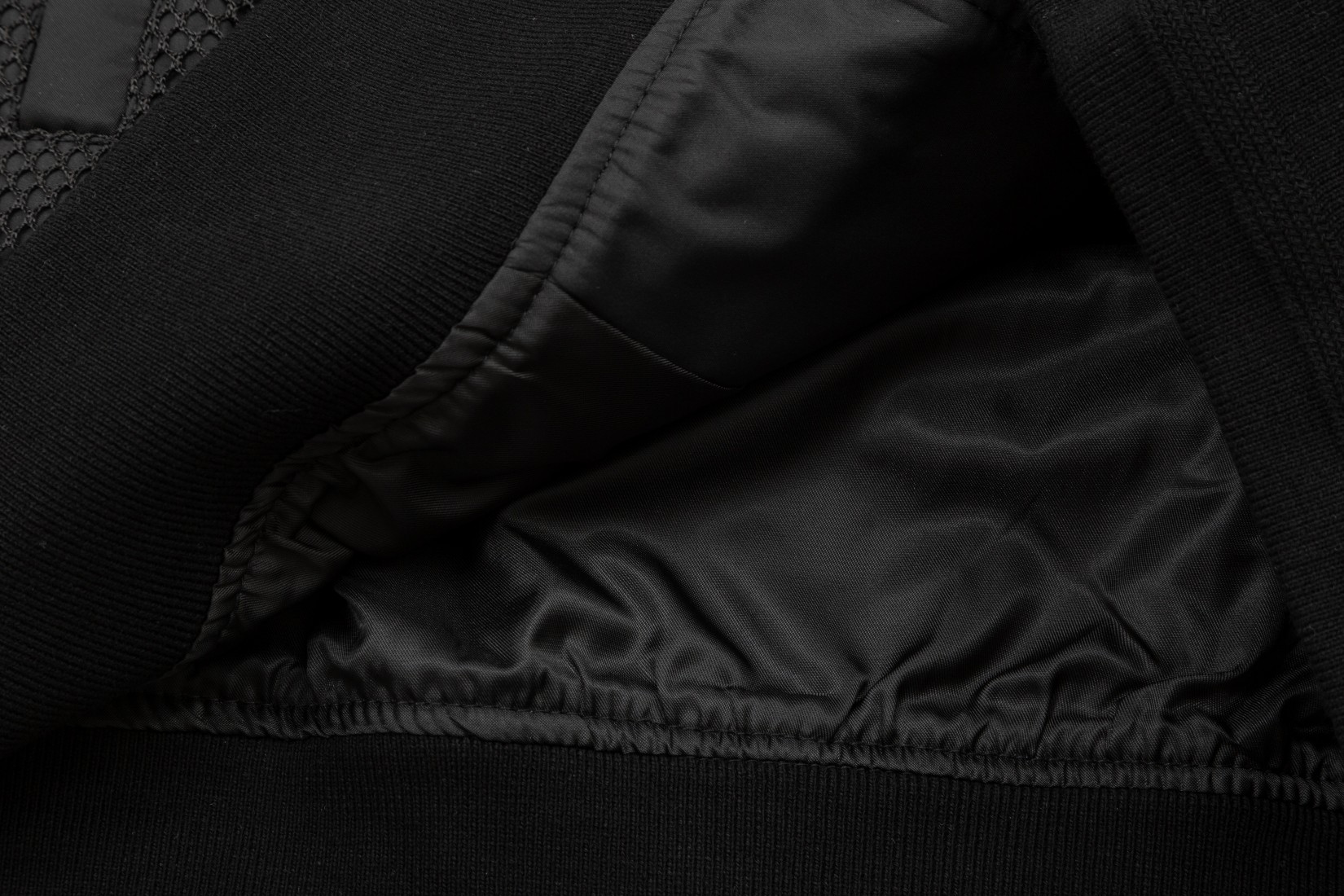 【DIOR  公式旗艦店】ディオール  ジャケット着 ご好評に付き再入荷！241023