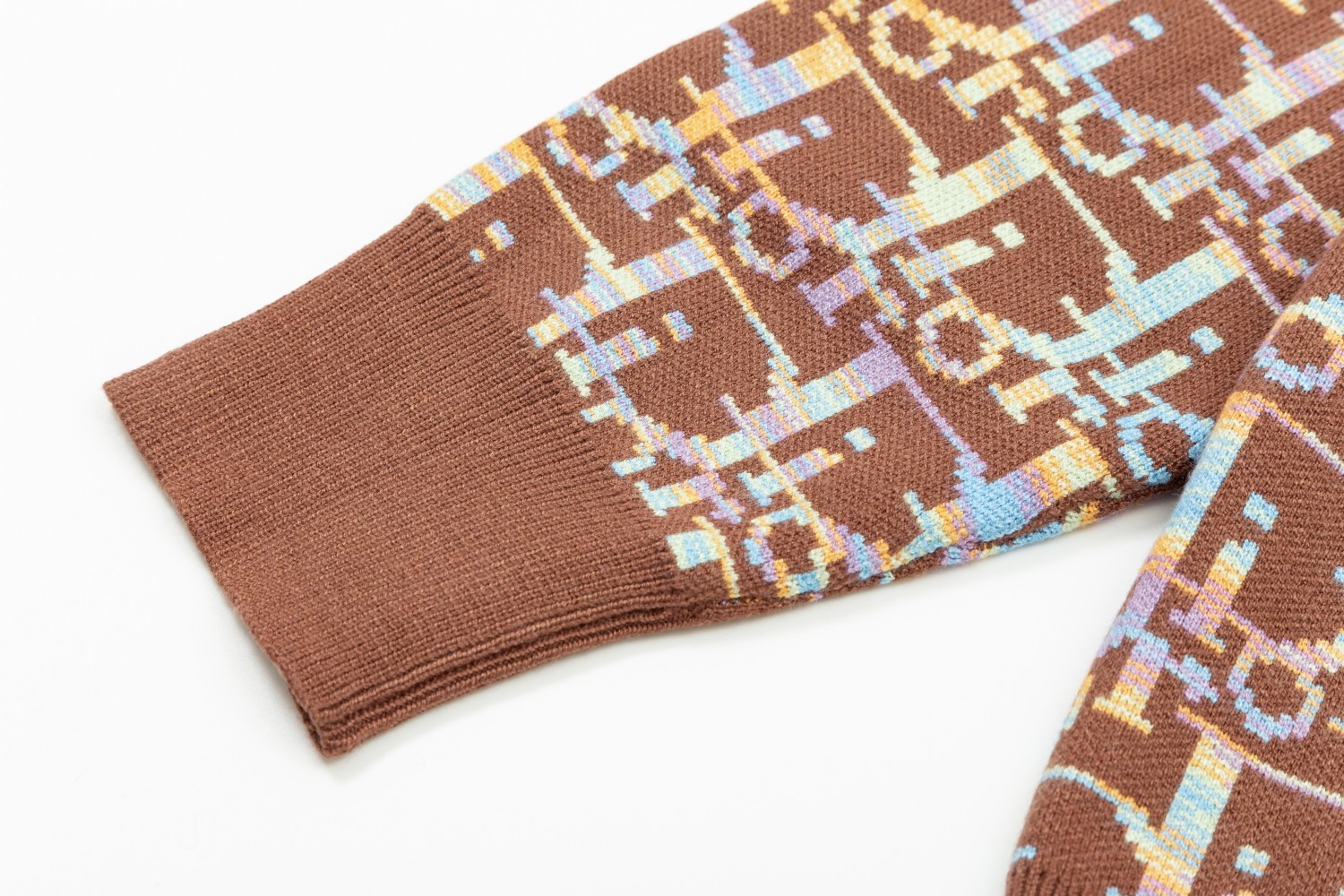 【DIOR  公式旗艦店】ディオール  セーター好評に付き再入荷！ 241031