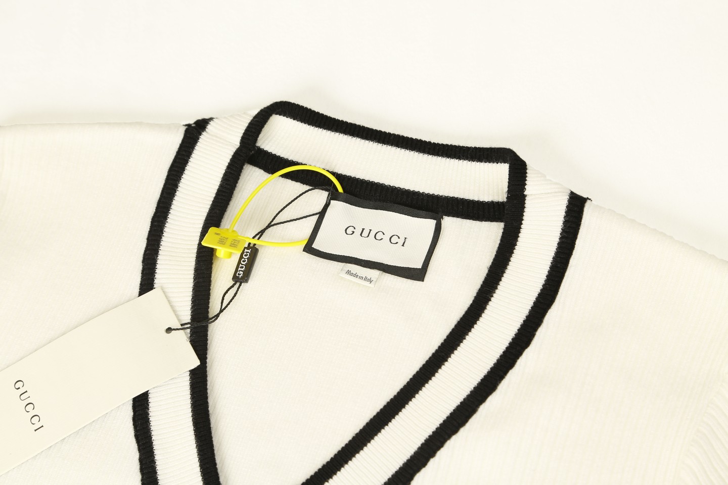 【GUCCI  公式旗艦店】グッチ  セーター好評に付き再入荷！ 241029