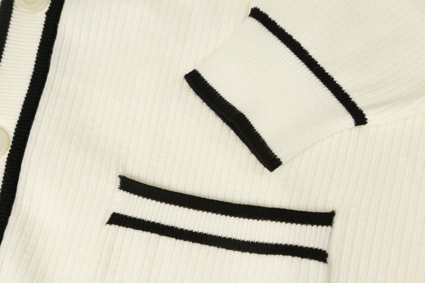 【GUCCI  公式旗艦店】グッチ  セーター好評に付き再入荷！ 241029