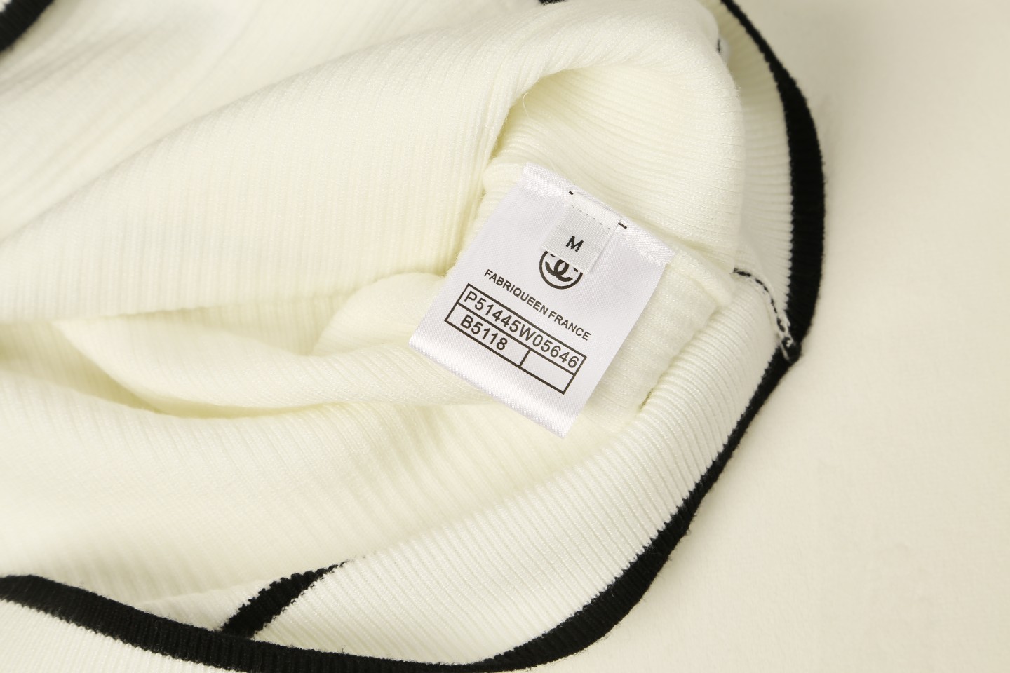 【CHANEL  公式旗艦店】シャネル  セーター好評に付き再入荷！ 241101