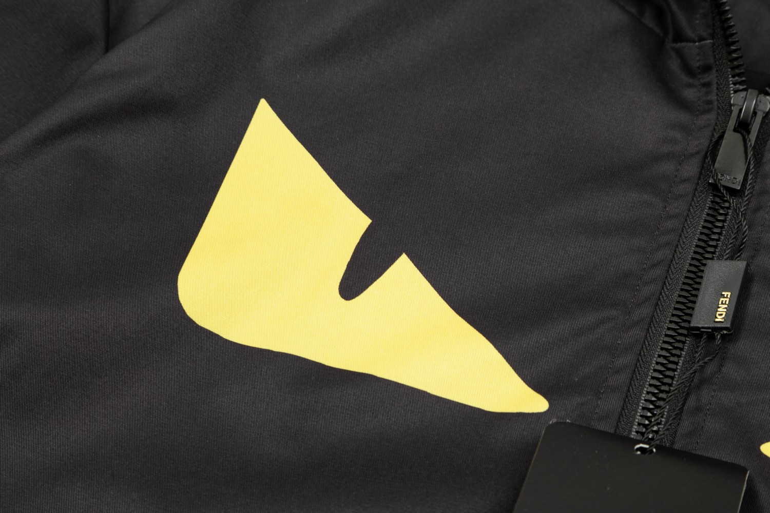 【FENDI  公式旗艦店】フェンディ  ジャケット着 ご好評に付き再入荷！241021