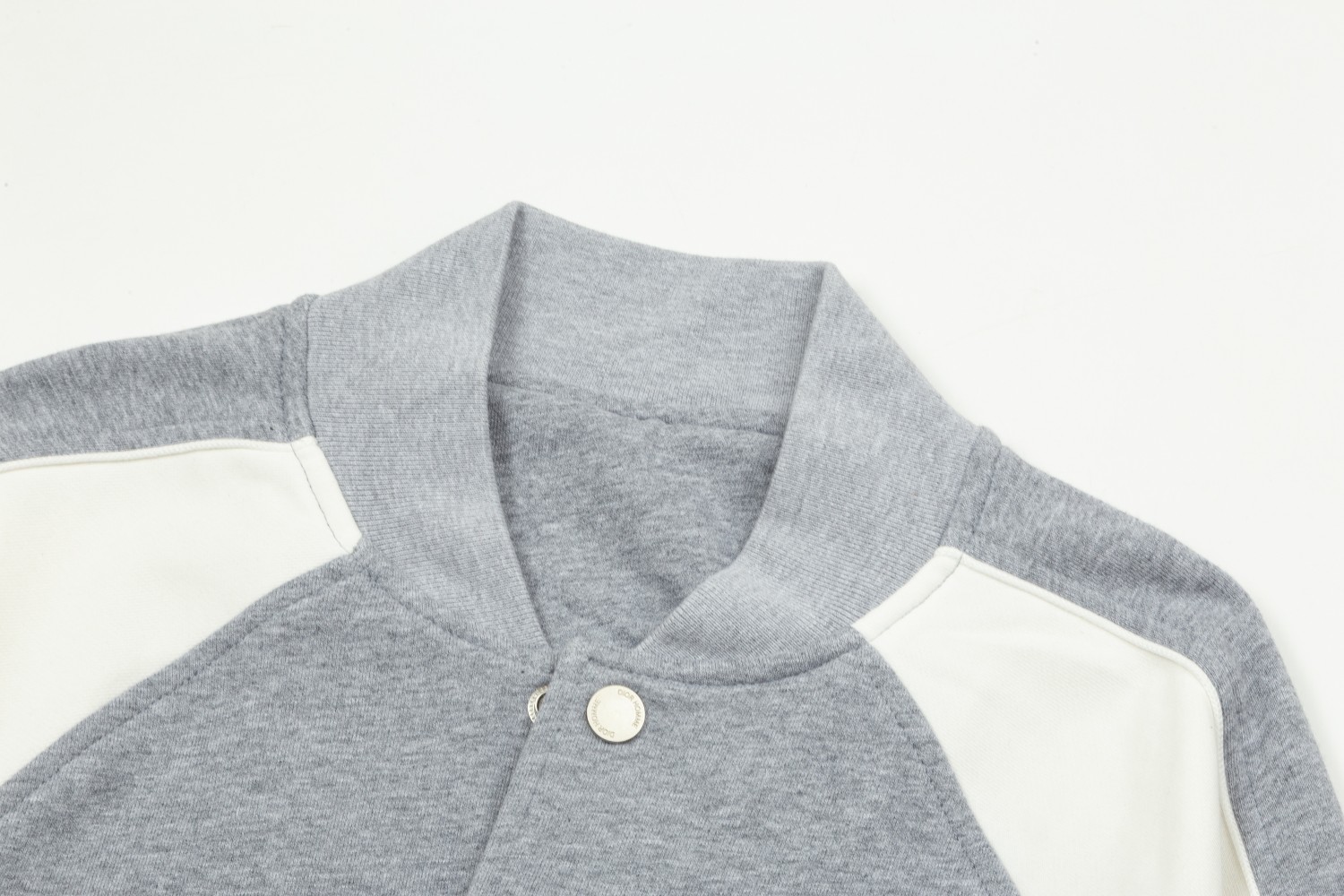 【DIOR  公式旗艦店】ディオール  ジャケット着 ご好評に付き再入荷！241021