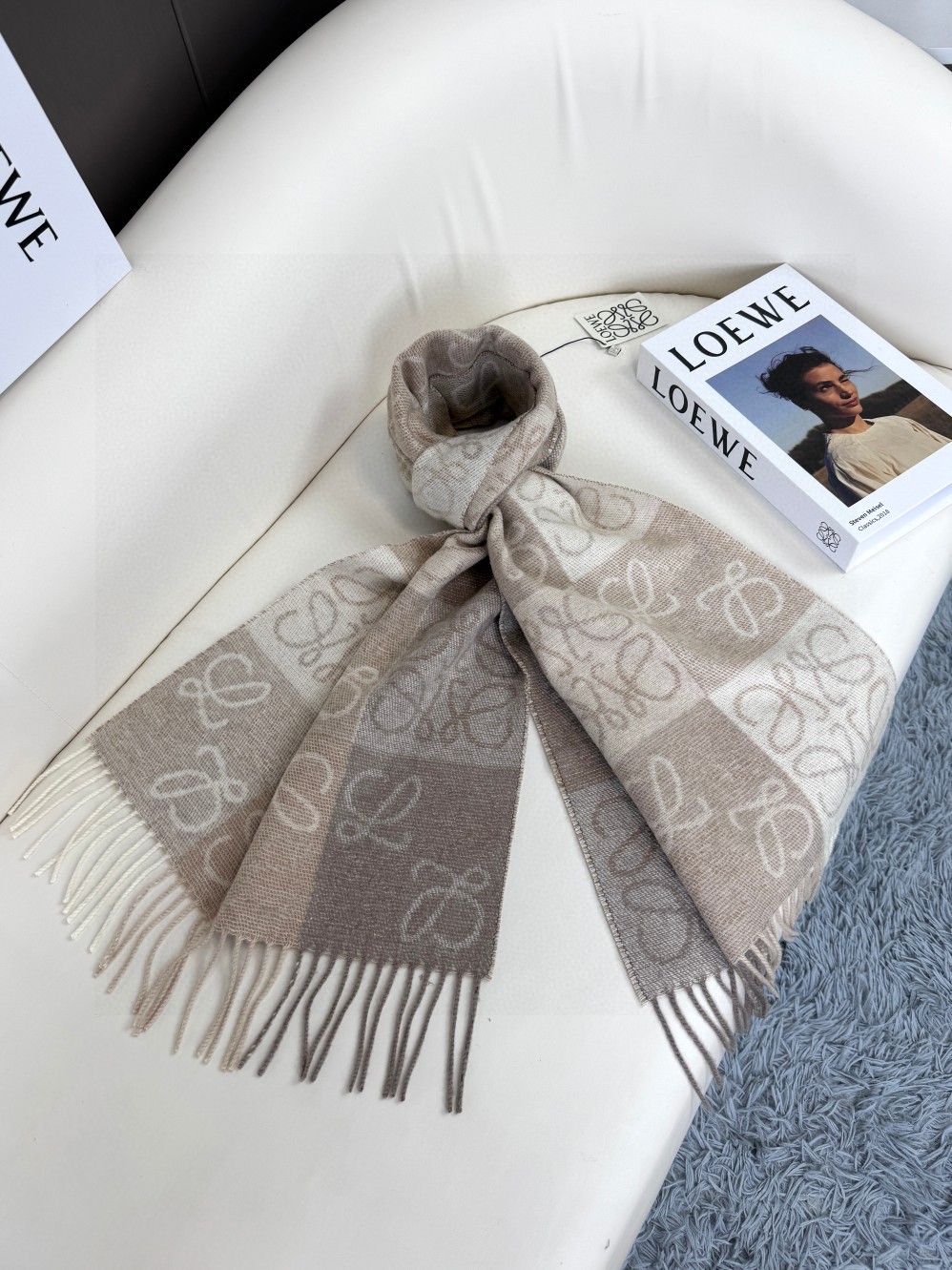 【LOEWE ロエベ】スカーフ40*200CM   241109