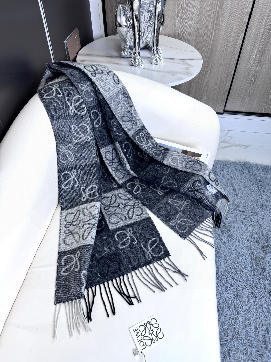 【LOEWE ロエベ】スカーフ40*200CM   241109