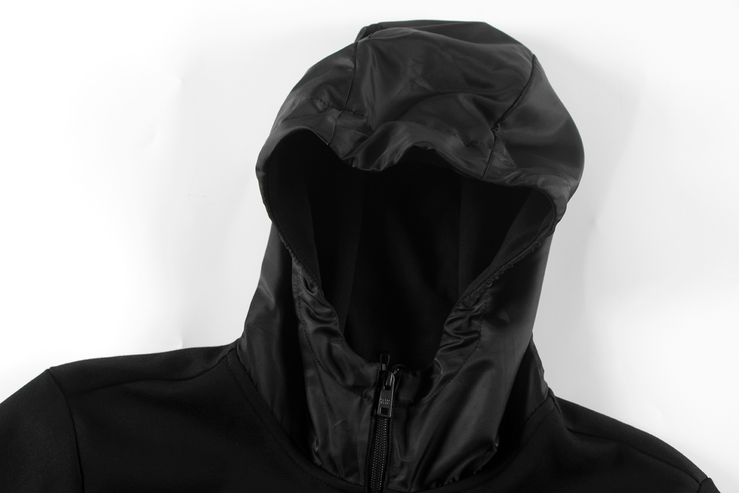 【PRADA  公式旗艦店】 プラダ  ジャケット着 ご好評に付き再入荷！241024