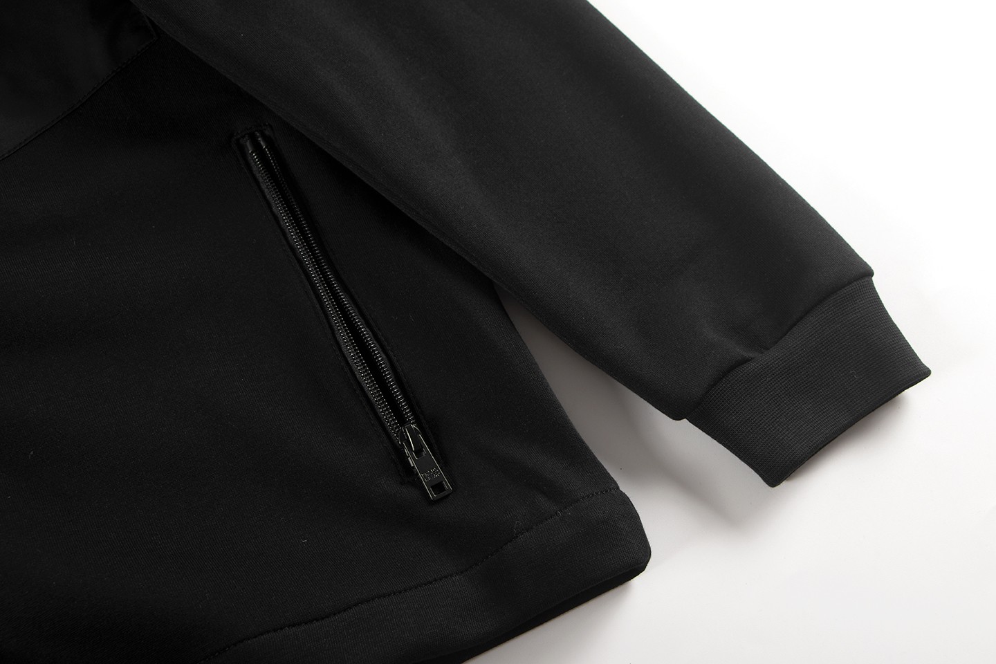 【PRADA  公式旗艦店】 プラダ  ジャケット着 ご好評に付き再入荷！241024