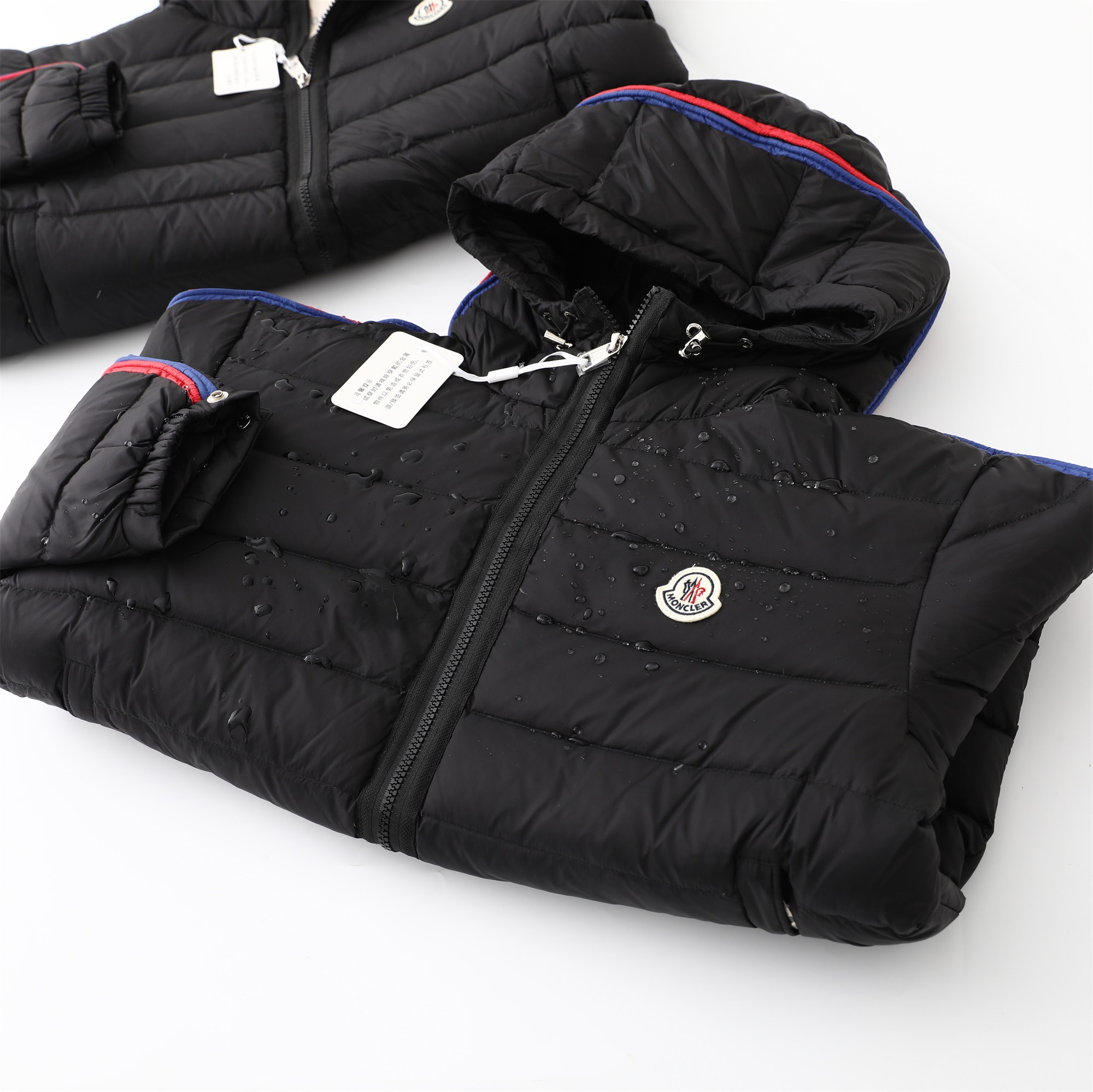 【MONCLER 公式旗艦店】モンクレール  ダウンジャケット好評に付き再入荷！ 241026