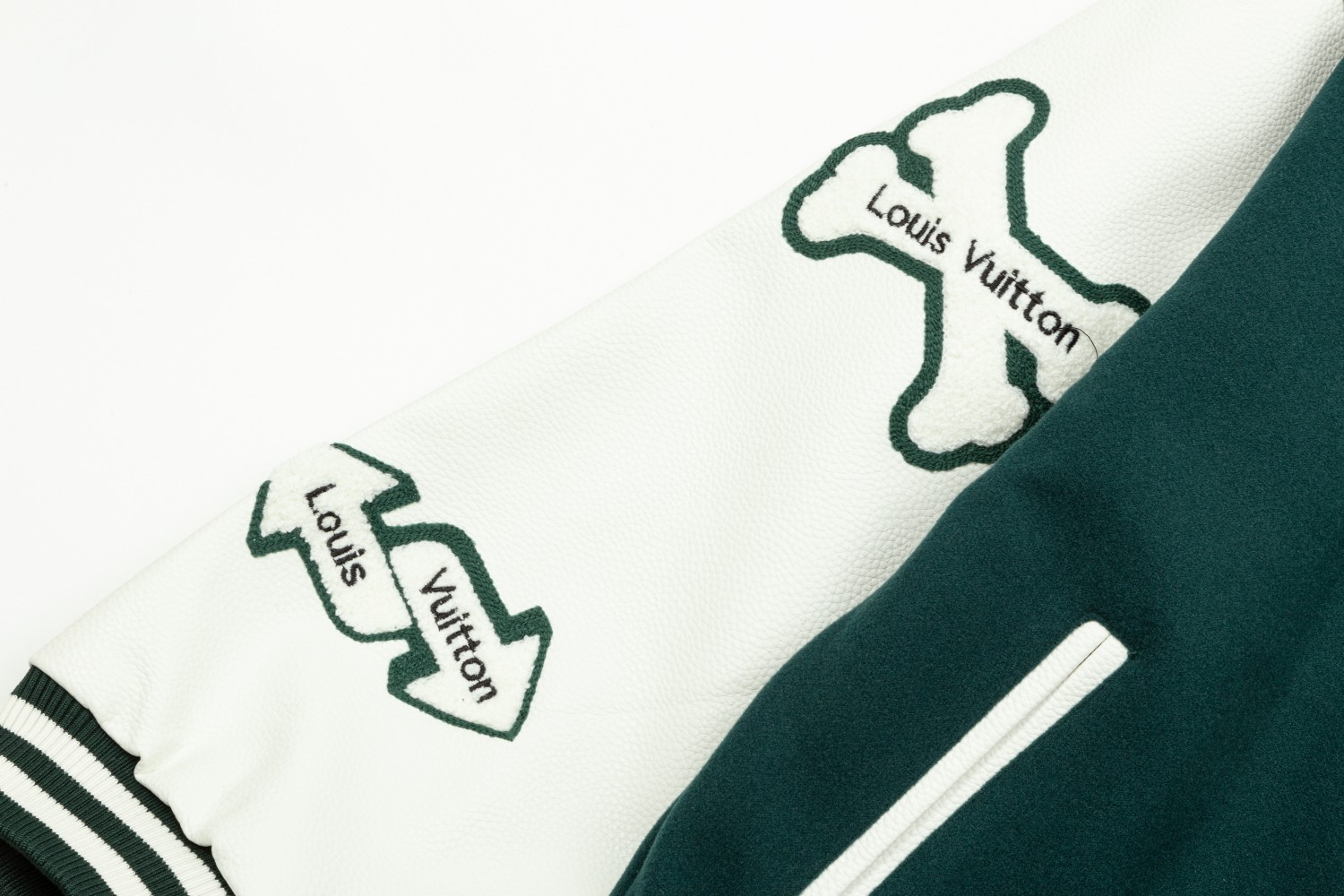 【LOUIS VUITTON  公式旗艦店】ルイヴィトン  ジャケット着 好評に付き再入荷！241028