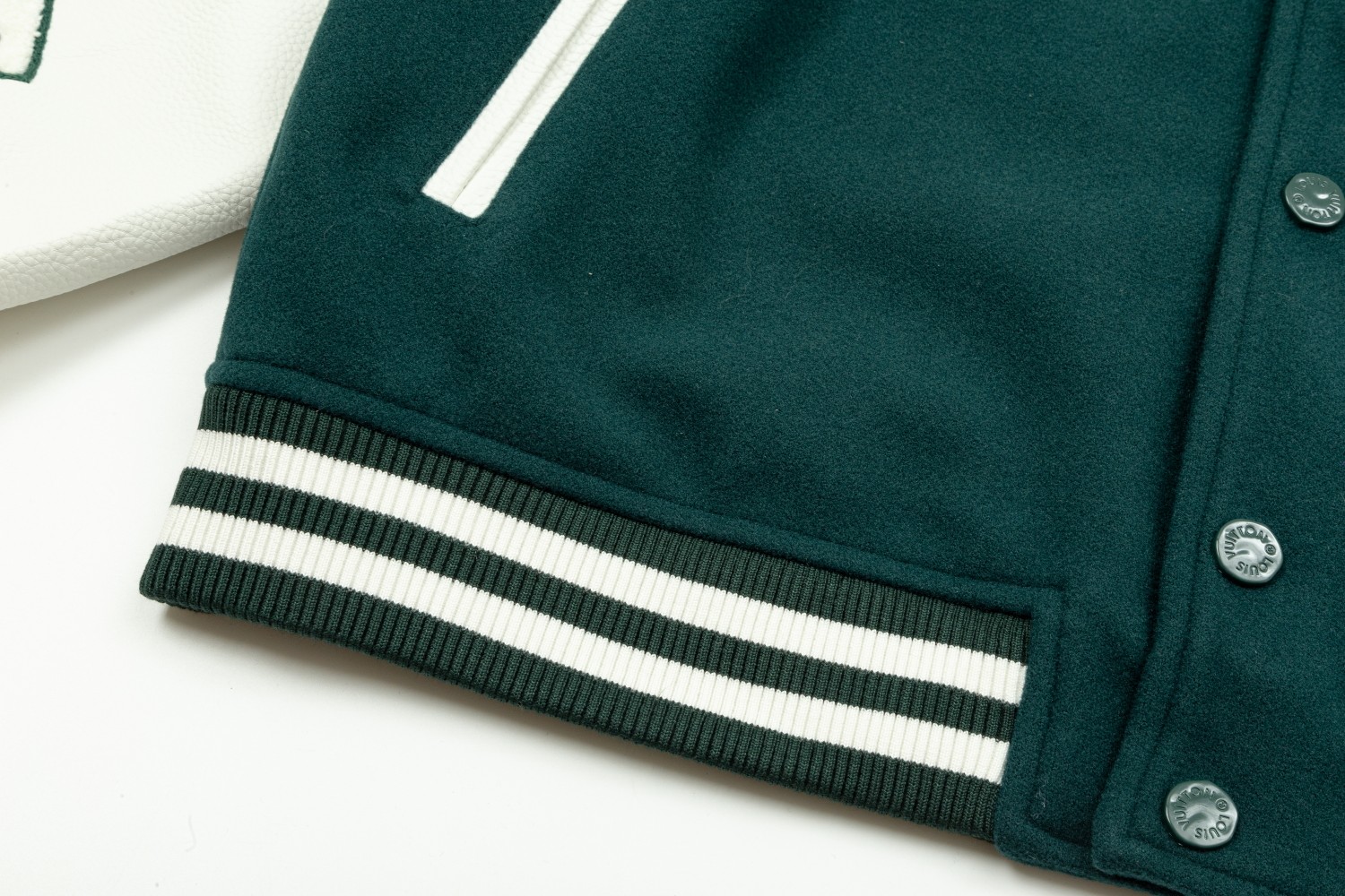 【LOUIS VUITTON  公式旗艦店】ルイヴィトン  ジャケット着 好評に付き再入荷！241028