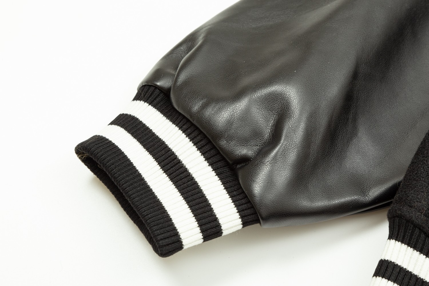 【BURBERRY 公式旗艦店】バーバリー  ジャケット着 好評に付き再入荷！241028