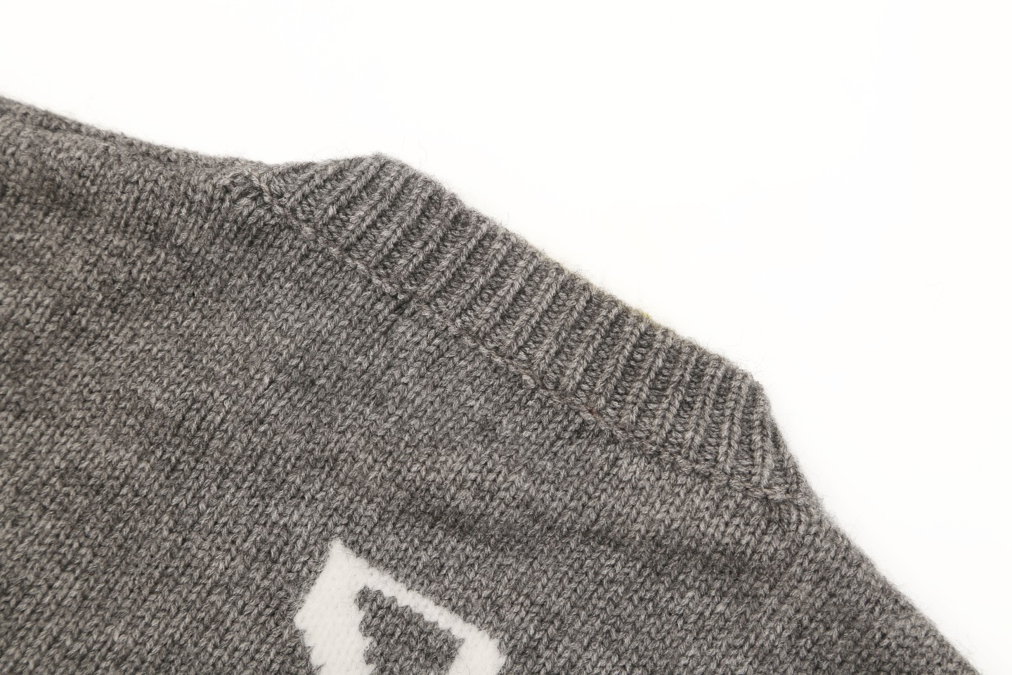 【LOUIS VUITTON 公式旗艦店】ルイヴィトン  セーター好評に付き再入荷！ 241029