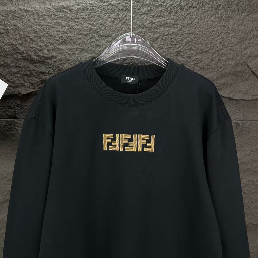 【FENDI 公式旗艦店】 フェンディ  丸首の衛衣   スウェットご好評に付き再入荷   241114