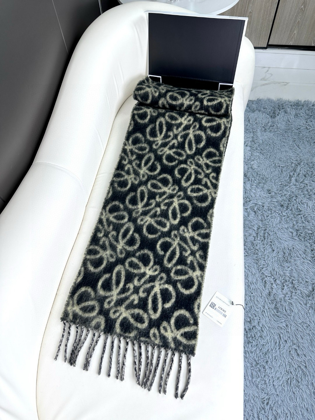 【LOEWE ロエベ】スカーフ 30*180CM   241109