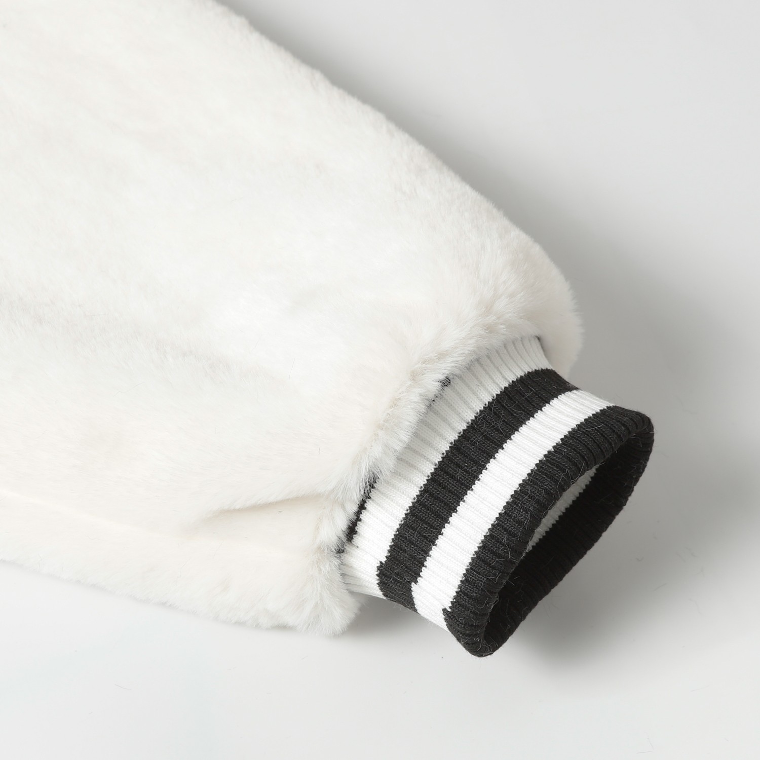 【CHROME HEARTS】クロムハーツ  ジャケット着ご好評に付き再入荷！241118