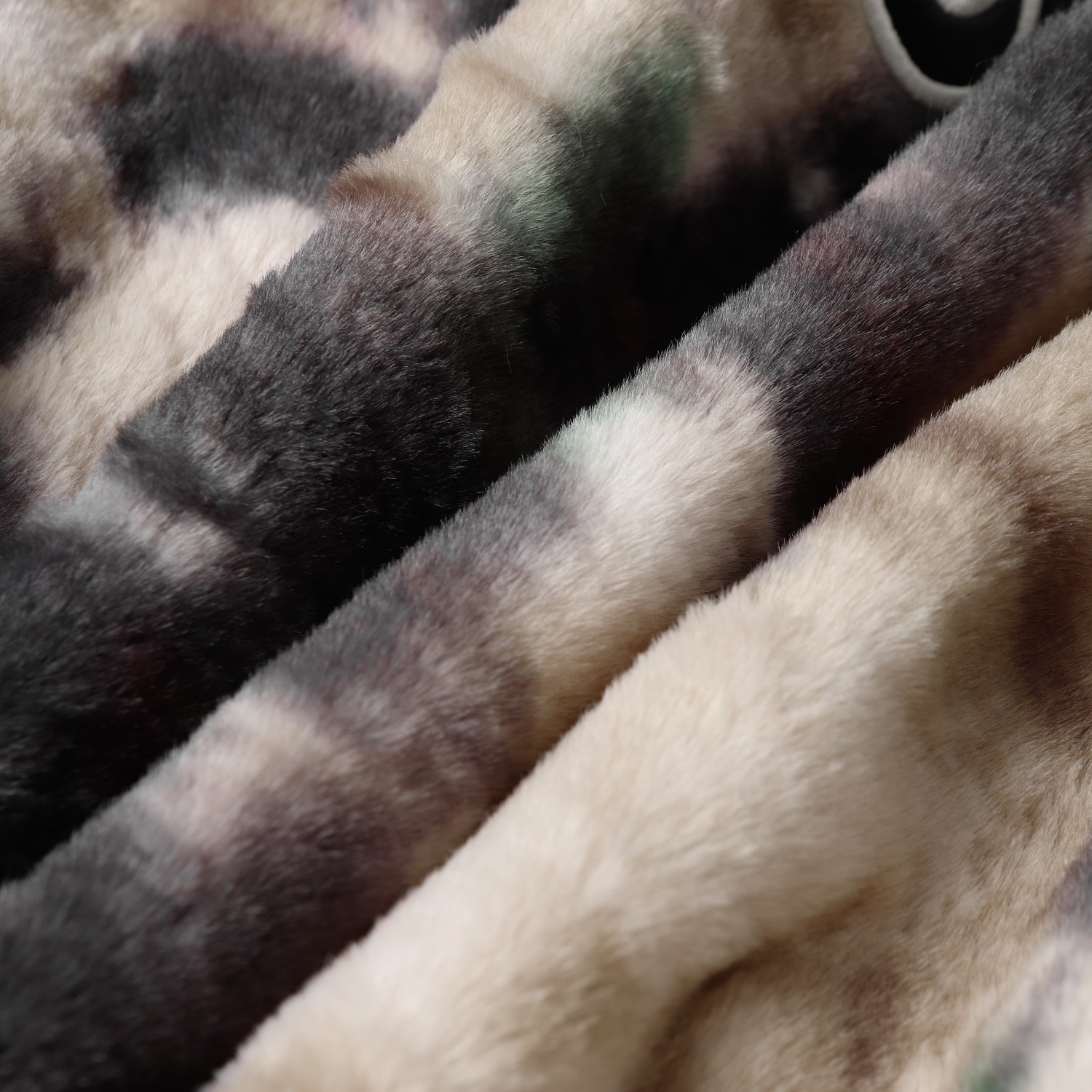 【CHROME HEARTS】クロムハーツ    ジャケット着ご好評に付き再入荷！241023