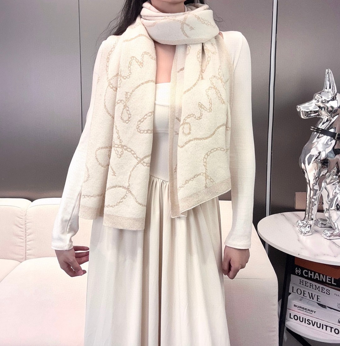 【CELINE セリーヌ】スカーフ  62*195CM  241108