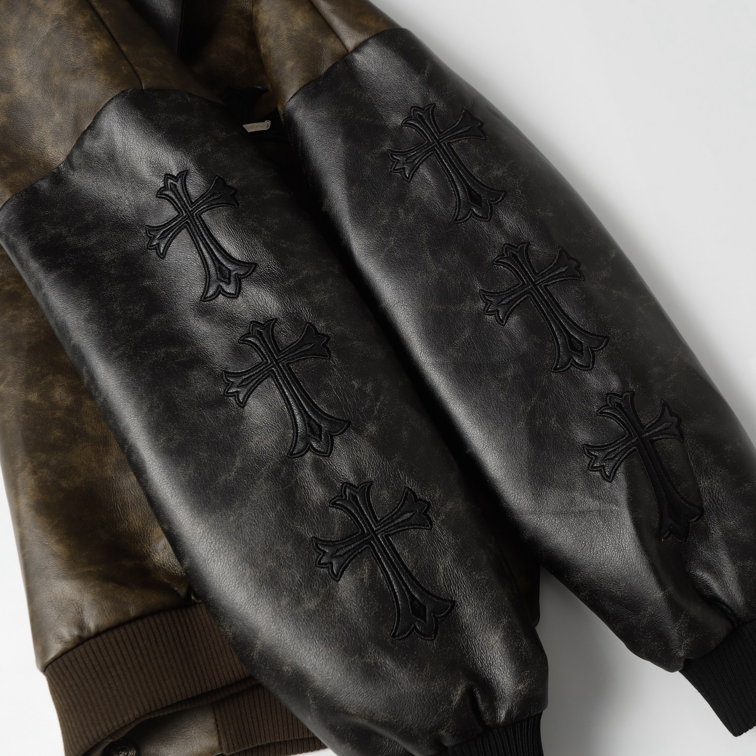 【CHROME HEARTS】クロムハーツ  ジャケット着ご好評に付き再入荷！241118