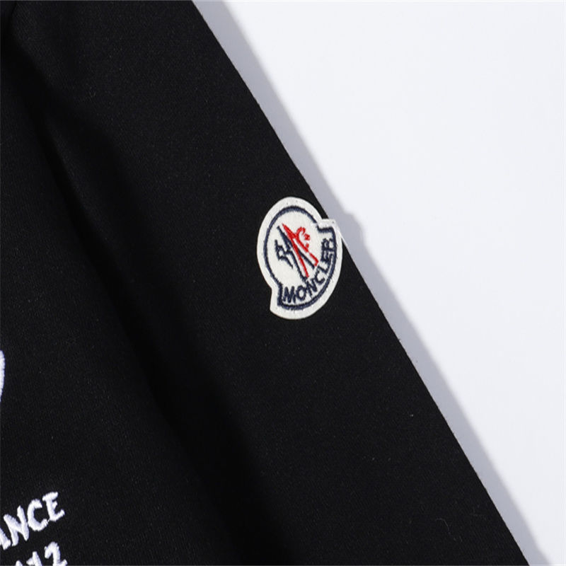 【MONCLER】モンクレール  スウェットシャツ 男女兼用、ご好評に付き再入荷！