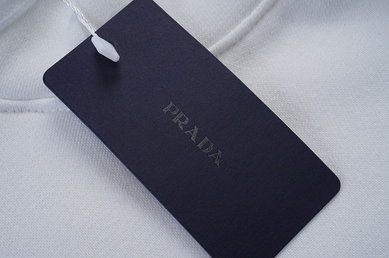 【Prada】( プラダ ) 男女兼用、ご好評に付き再入荷！