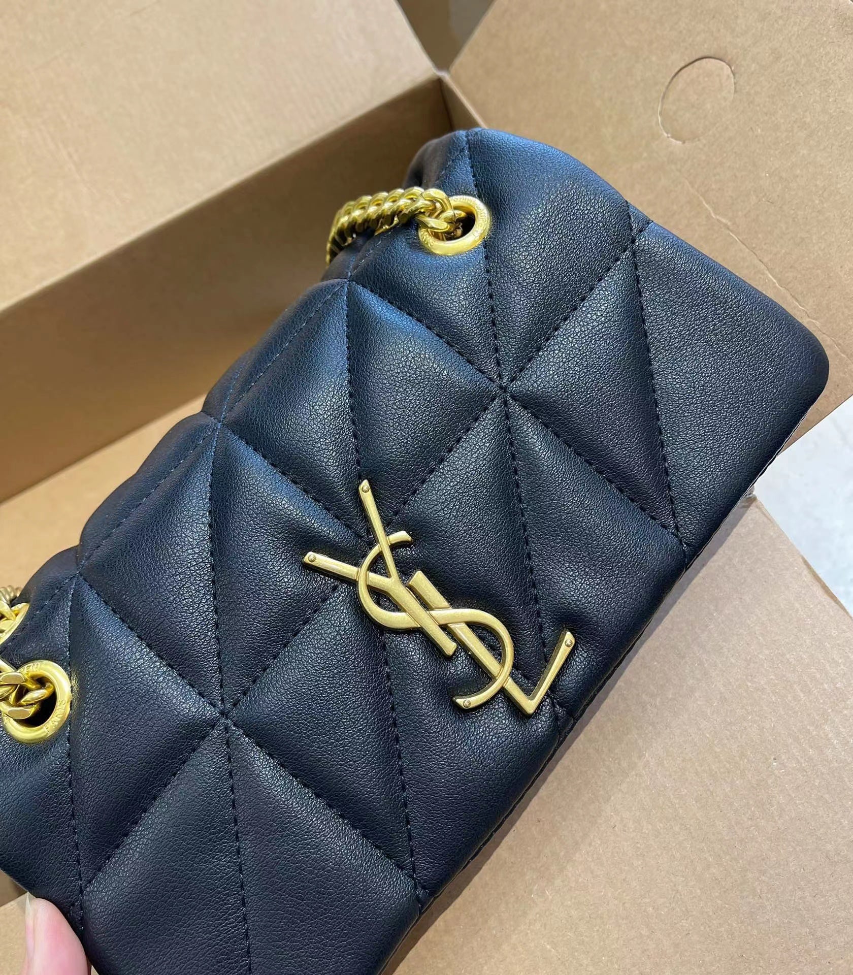 【2024】SAINT LAURENT Ysl Niki フラップメッセンジャーバッグ 黒と白