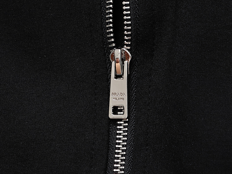 【Prada】( プラダ ) 男女兼用、ご好評に付き再入荷！