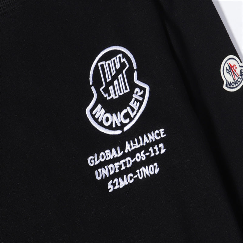 【MONCLER】モンクレール  スウェットシャツ 男女兼用、ご好評に付き再入荷！