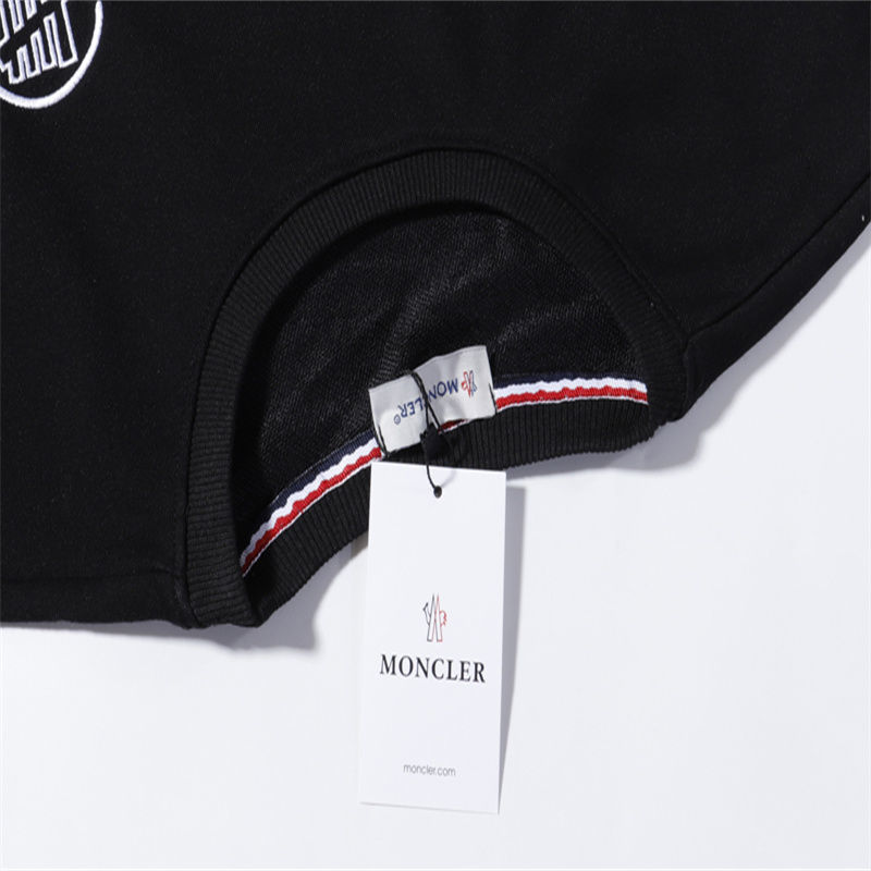 【MONCLER】モンクレール  スウェットシャツ 男女兼用、ご好評に付き再入荷！