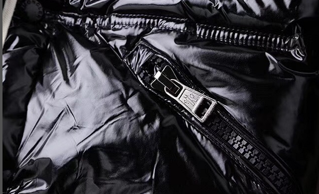 Moncler (モンクレール)  ダウンジャケット