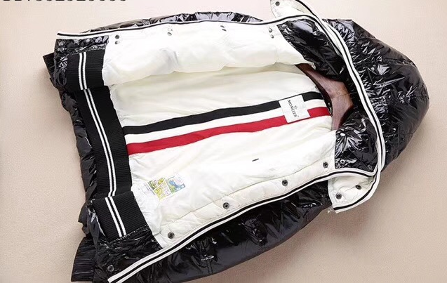 Moncler (モンクレール)  ダウンジャケット