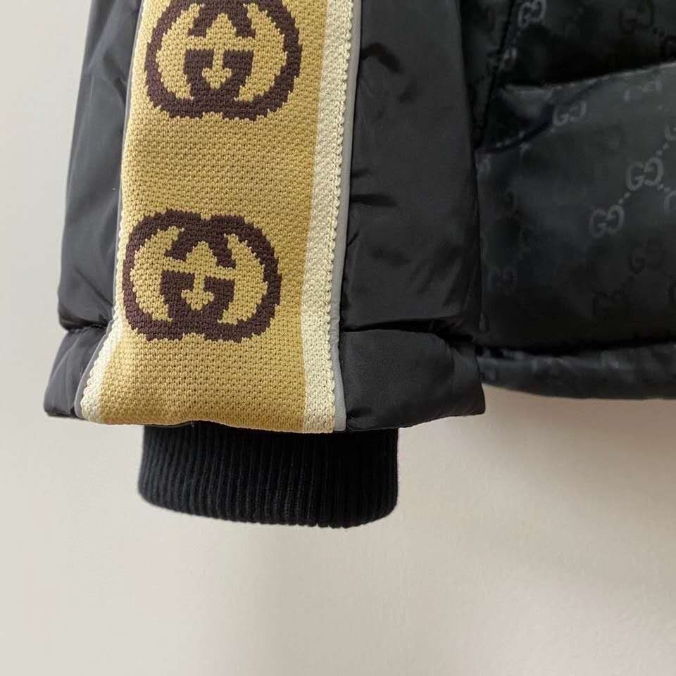 GUCCI GG パターン フロントボタン ダウンジャケット ブラック