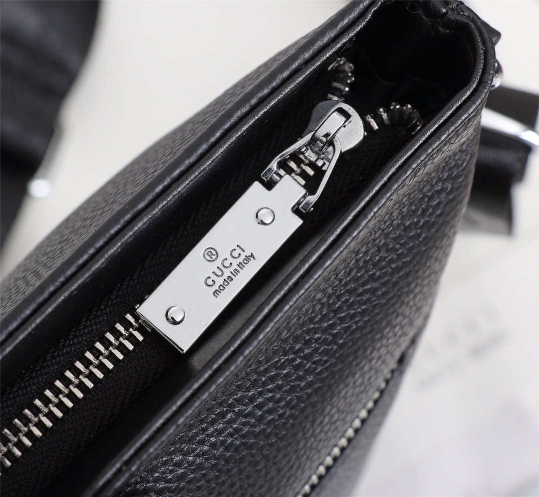 【GUCCI 公式 旗艦店】グッチ   ショルダーバッグ 当日出荷 好評に付き再入荷！39*30*7CM