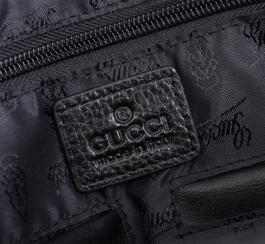 【GUCCI 公式 旗艦店】グッチ   ショルダーバッグ 当日出荷 好評に付き再入荷！39*30*7CM