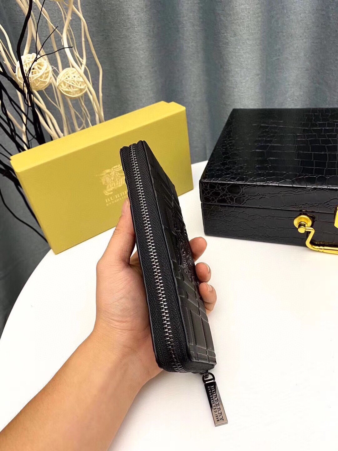 【BURBERRY  公式旗艦店】バーバリー   財布 当日出荷 好評に付き再入荷19*10*2.5CM