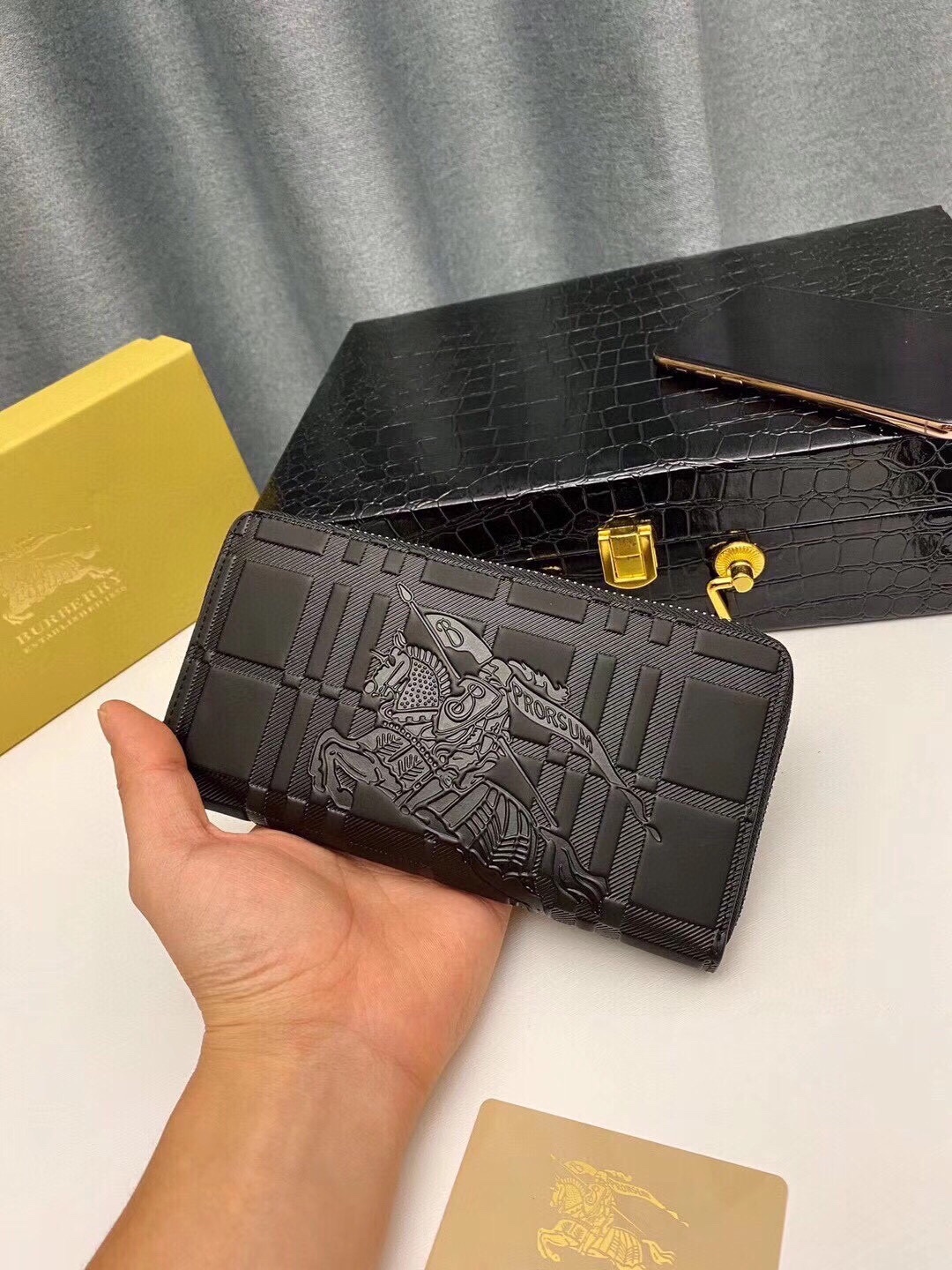 【BURBERRY  公式旗艦店】バーバリー   財布 当日出荷 好評に付き再入荷19*10*2.5CM