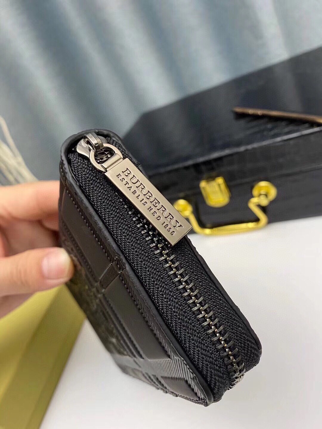 【BURBERRY  公式旗艦店】バーバリー   財布 当日出荷 好評に付き再入荷19*10*2.5CM