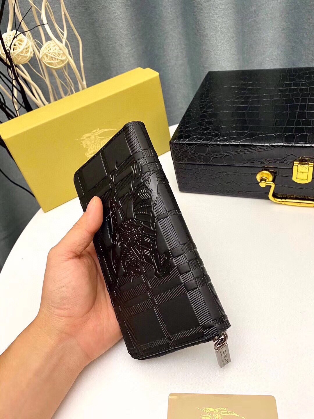 【BURBERRY  公式旗艦店】バーバリー   財布 当日出荷 好評に付き再入荷19*10*2.5CM