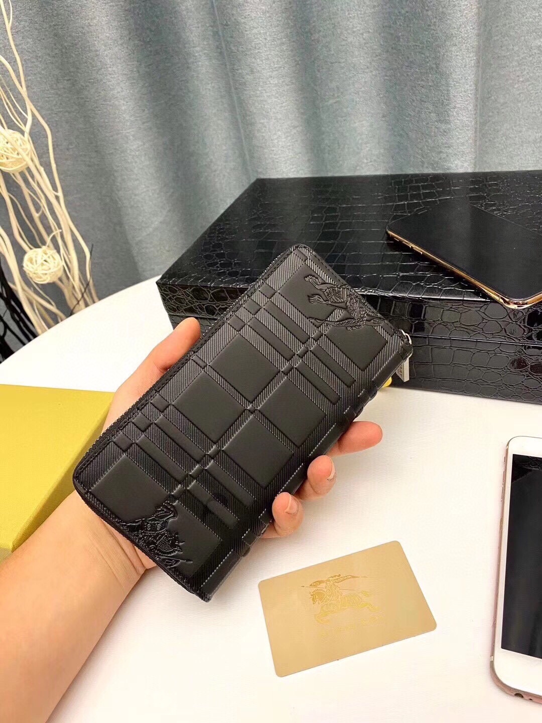 【BURBERRY  公式旗艦店】バーバリー   財布 当日出荷 好評に付き再入荷19*10*2.5CM