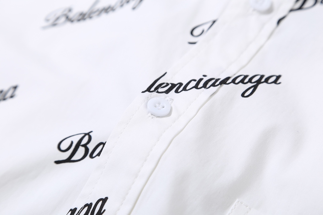 【BALENCIAGA  公式旗艦店】バレンシアガ 半袖シャツご好評に付き再入荷！