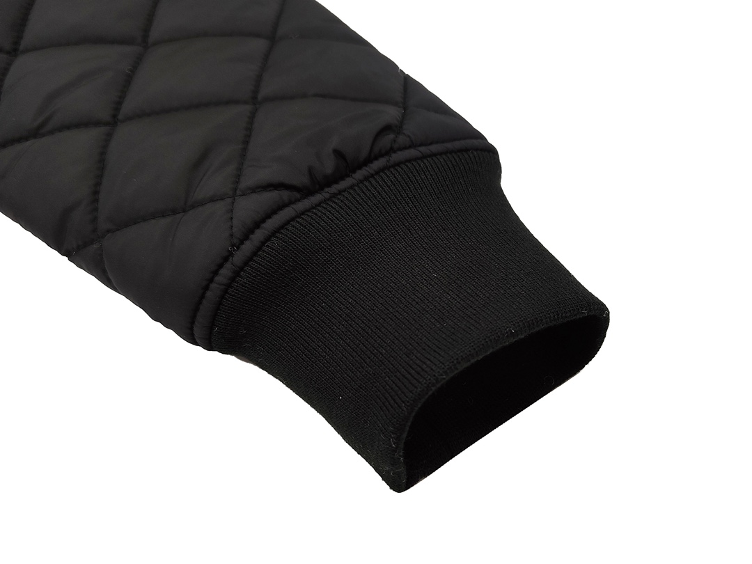 【BURBERRY  公式旗艦店】バーバリー   ジャケット着 好評に付き再入荷！241112