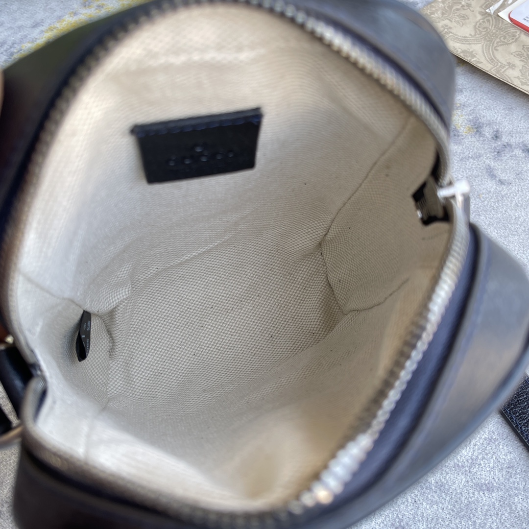 【GUCCI  公式旗艦店】 グッチ   ウエストポーチ  当日出荷 好評に付き再入荷！14.5*18*6CM