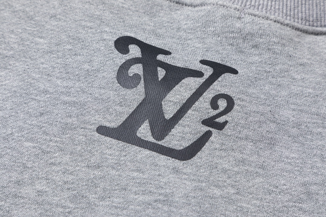 【LOUIS VUITTON  公式旗艦店】ルイヴィトン 丸首の衛衣 スウェット ご好評に付き再入荷 240808