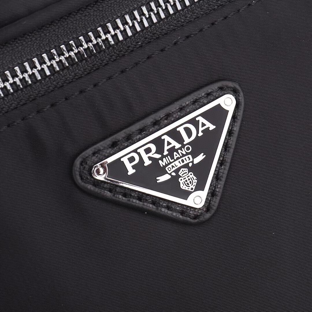 【PRADA  公式旗艦店】プラダ  ウエストポーチ 当日出荷 好評に付き再入荷！30*17*6CM