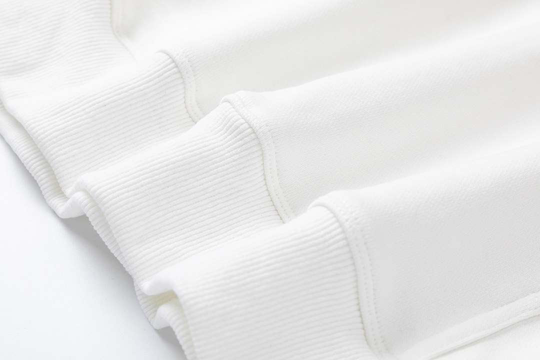 【BURBERRY  公式旗艦店】バーバリー パーカースウェットご好評に付き再入荷！